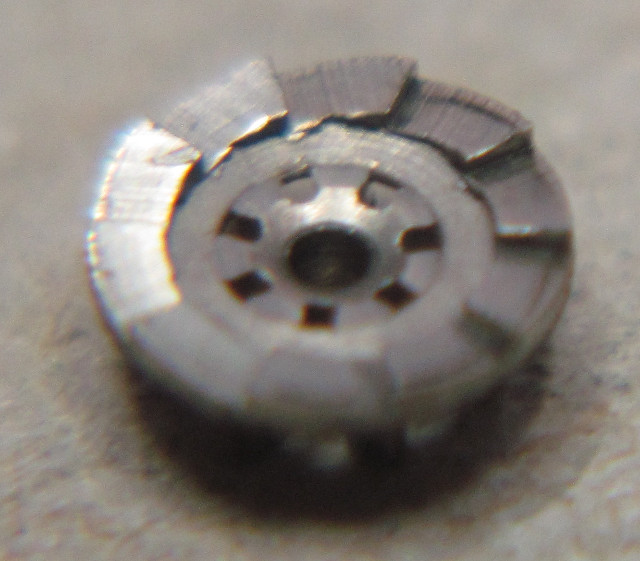 lower part of breguet clutch, connected with the ratchet wheel DuRoWe 552: lower part of breguet clutch, connected with the ratchet wheel