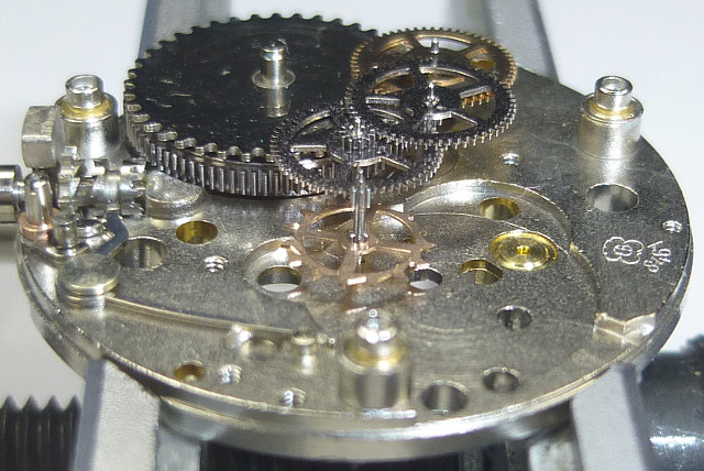 side view of the gear train EB 8461: side view of the gear train