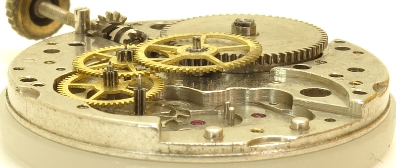 side view of the gear train Judex 122: side view of the gear train